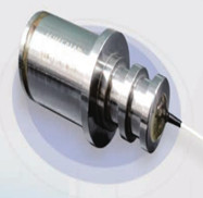 YS-P100高精度光纖光柵壓力傳感器具有應(yīng)用領(lǐng)域廣、長(zhǎng)期穩(wěn)定性好、精度高等特點(diǎn)，廣泛用在水工建筑物、基巖、堤壩水位監(jiān)測(cè)、管道和壓力容器內(nèi)部液壓或者液體液位測(cè)量以及海洋領(lǐng)域。