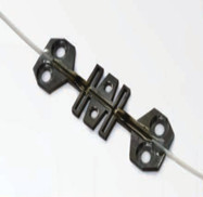 YS-S1000貼片式光纖光柵應(yīng)變計(jì)可直接粘貼于結(jié)構(gòu)物表面，具有使用方便、長期穩(wěn)定性好等特點(diǎn)，廣泛運(yùn)用于橋梁、船舶、起重機(jī)以及大型塔吊等結(jié)構(gòu)表面應(yīng)力應(yīng)變的監(jiān)測(cè)。