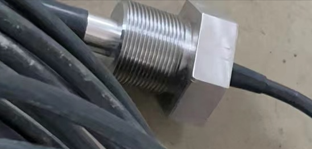 1707112693943122.jpg 管道泄漏監(jiān)測壓電水聽器螺紋安裝方式.jpg